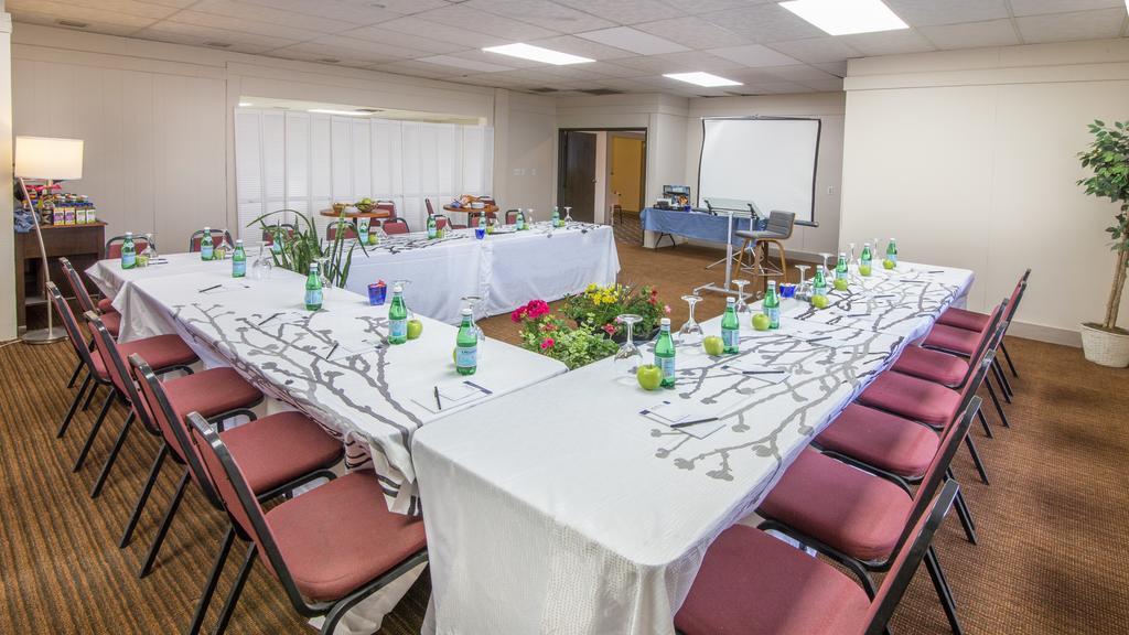 Expedition Lodge Estes Park At Rocky Mtn National Park (Adults Only) Business photo
