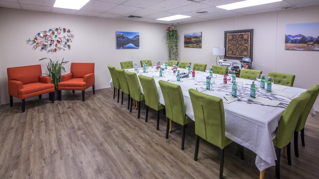 Expedition Lodge Estes Park At Rocky Mtn National Park (Adults Only) Business photo
